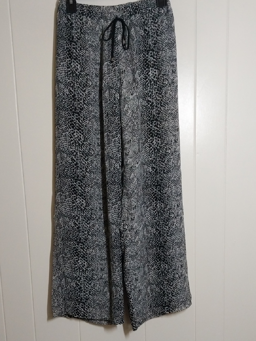 Atina Cristina Soft Flowing Pants Black Gray Small